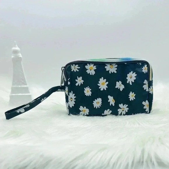 Daisy Makeup Cosmetic Wristlet - Picture 1 of 5